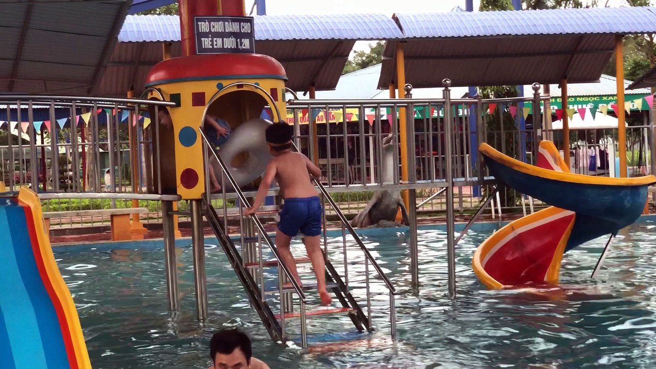 Bé Bo Đi Chơi Công Viên Nước Trẻ Em - KIDS WATER PARK
