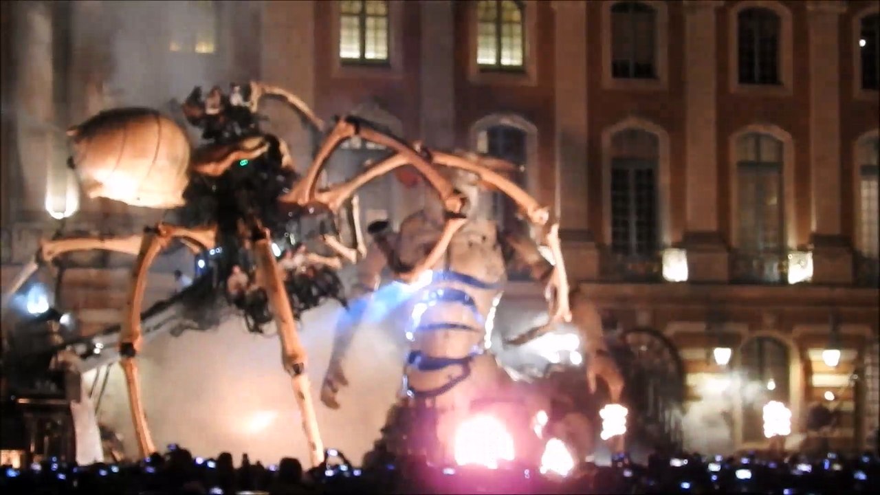 Le Gardien du Temple : Ariane l'Araignée pique (pour son bien ) Astérion le Minotaure