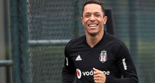 Japonya'nın Vissel Kobe Takımı, Adriano'ya Talip Oldu