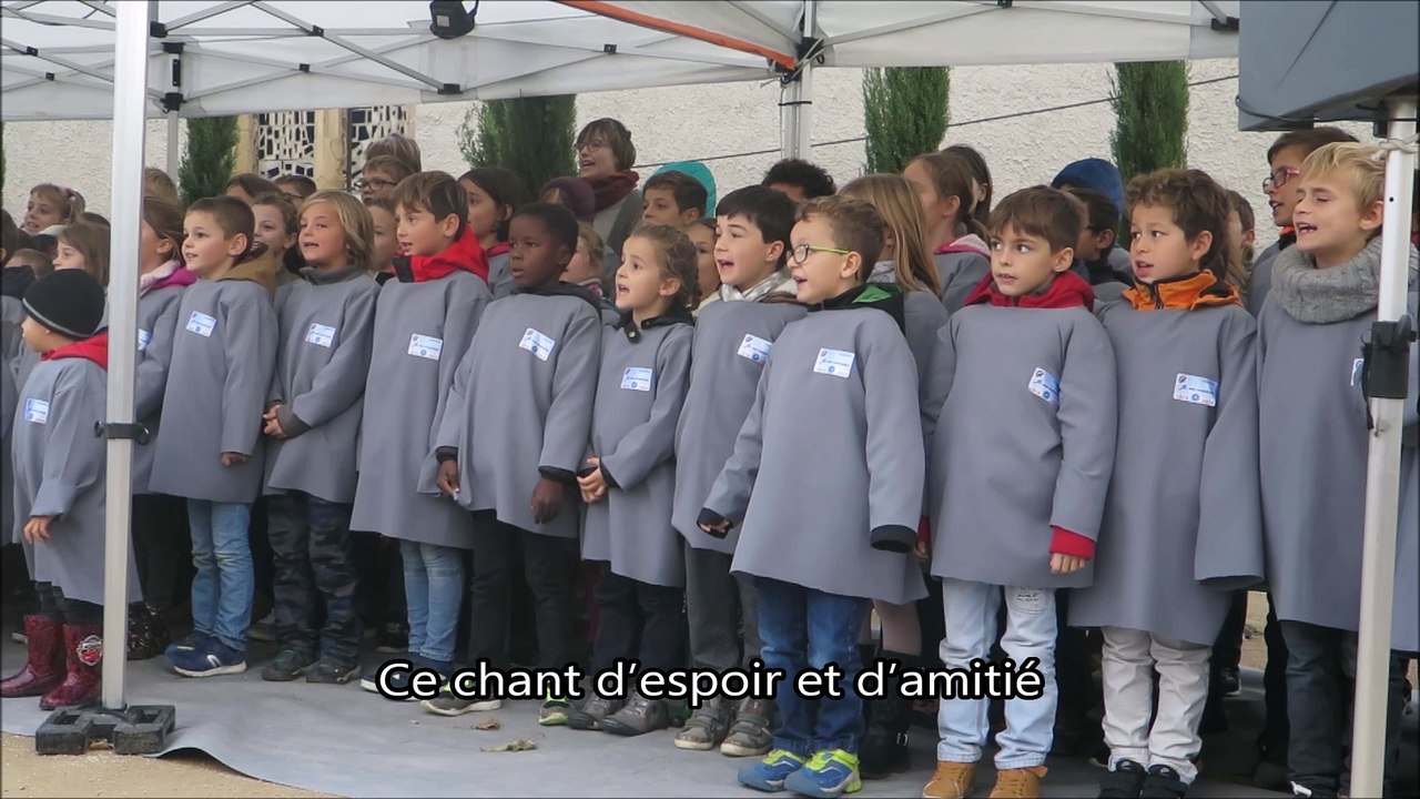 120 enfants de Chuzelles chantent "La Marseillaise Enfantastique" pour le centenaire de l'armistice