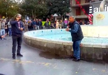 Cezaevindeki Oğlunun Serbest Bırakılması İçin Üzerine Benzin Döküp Erdoğan'a Seslendi