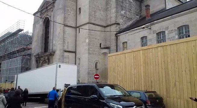 Verdun : les cloches sonnent à 11 h 30, à la sortie de la messe, à la cathédrale Notre - Dame