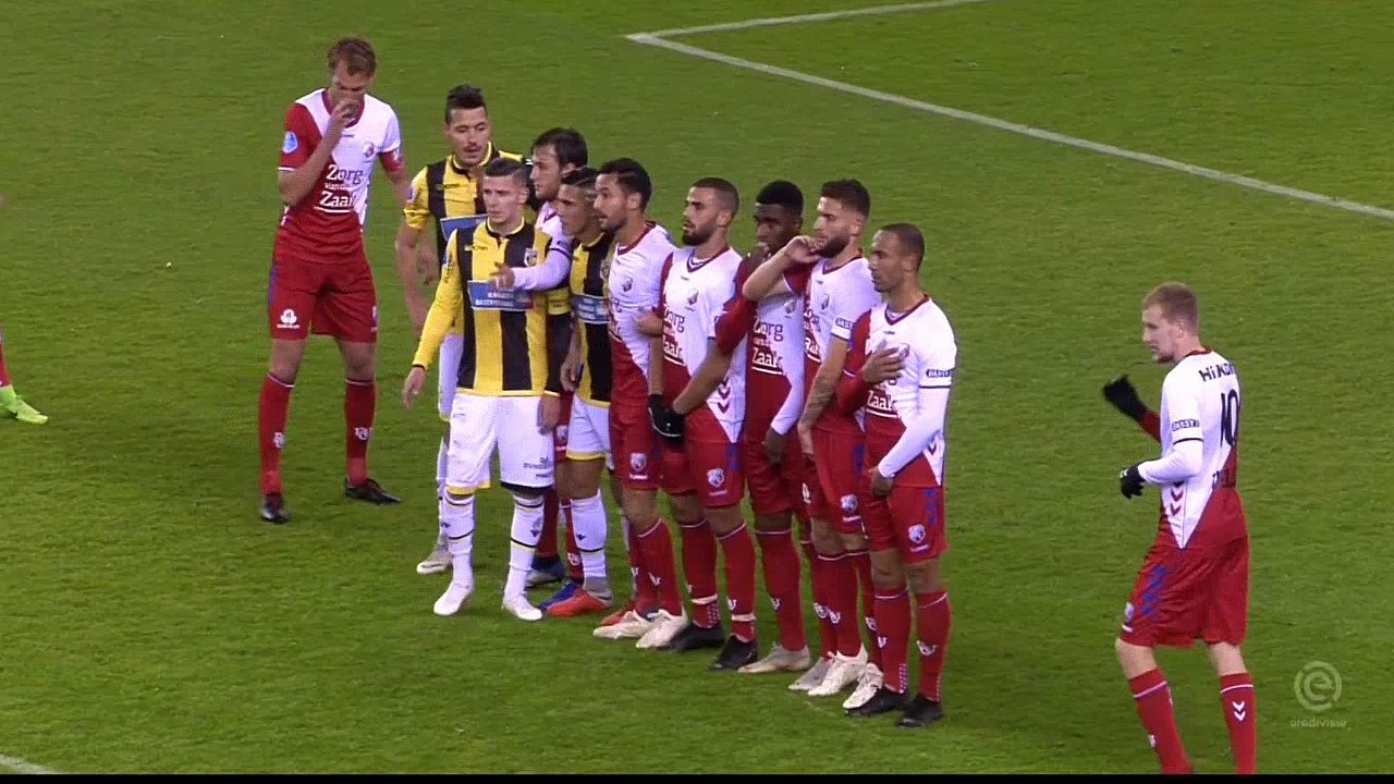 Martin Odegaard'dan harika frikik golü!