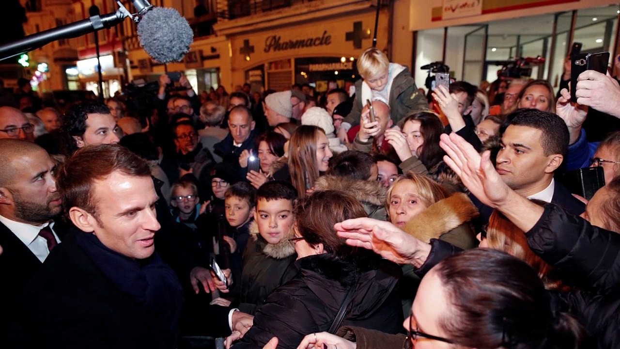 Après une semaine compliquée, le choix étonnant d'Emmanuel Macron