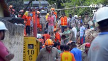 Sobe para 14 número de mortos em deslizamento em Niterói