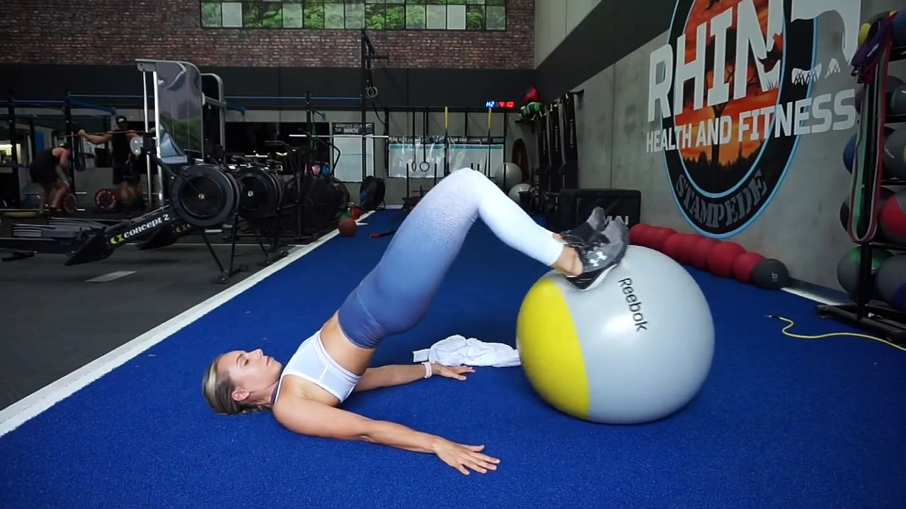 How I Reduced My CELLULITE  Tips Food Exercises  What Actually Works!