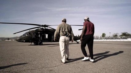 Michael Irvin and Steve Mariucci pay tribute to the troops on Veterans Day