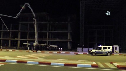 İnşaatta iskele çöktü: 4 yaralı - SİVAS