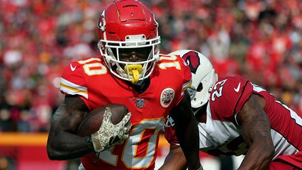 Mahomes flips reverse to Hill for 20-yard gain