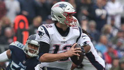 Brady delivers strong pass over the middle to Gordon for 23 yards