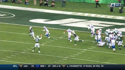 Crowell cuts to the outside for 5-yard TD run