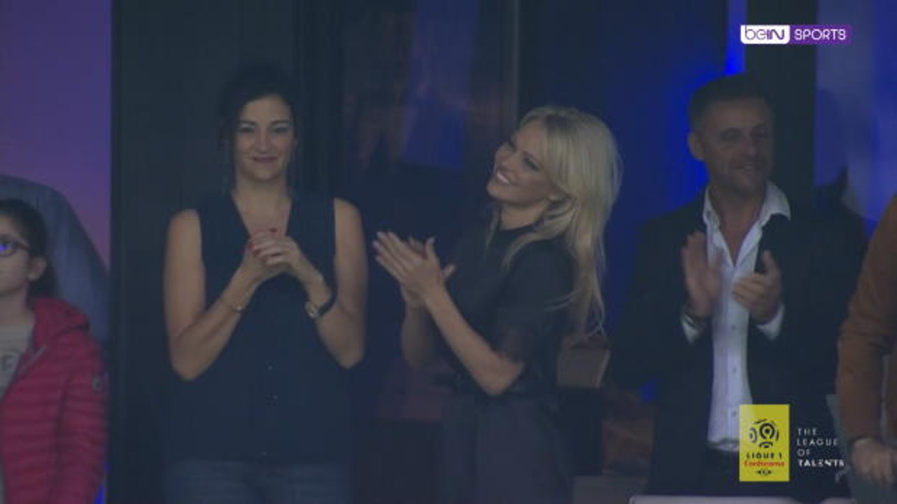 Pamela Anderson celebrates Rami's goal