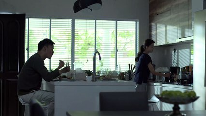 ep13-11_淑君將知新與知慧困229讓感情沒辦法有進展的無奈心情告訴正方，淑君對於知新與知慧的未來感到擔憂，正方勸淑君別想太多，淑君希望可以找到脫困的方法