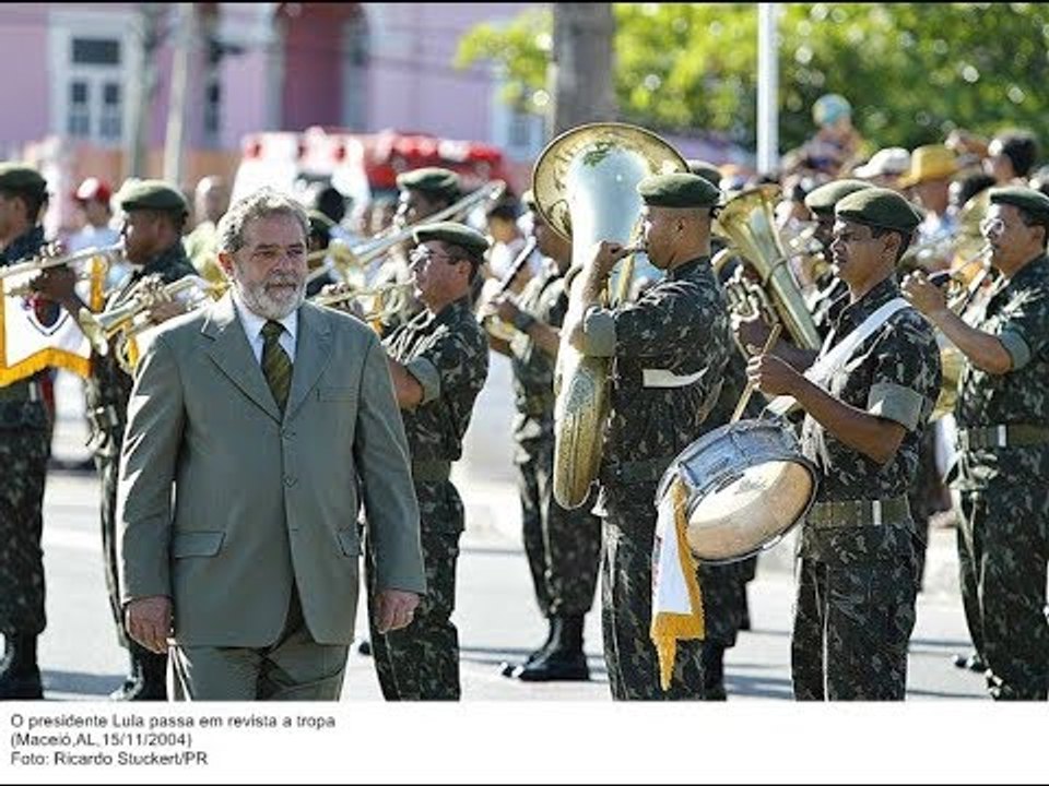 Fim nostálgico do PT... Agora ataca Exército por sua "destruição moral"