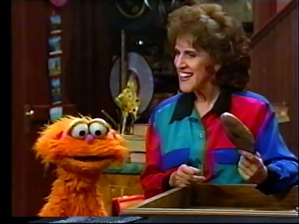 Sesame Street - Wolfgang Gets a Splinter