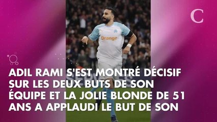 PHOTOS. Pamela Anderson aux anges après le but de son chéri Adil Rami lors de la victoire de l'OM