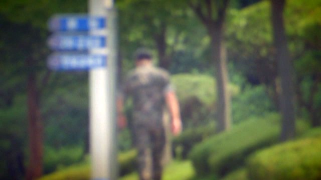 [단독] '댓글공작' 前 장성도 해외 도피...연금은 꼬박꼬박 / YTN