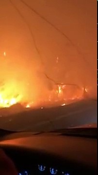 Pai canta para acalmar a filha enquanto fogem dos incêndios na Califórnia