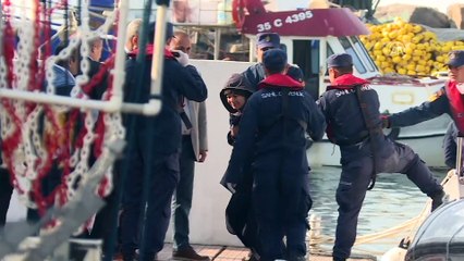 Dikili'de düzensiz göçmenleri taşıyan tekne battı - İZMİR