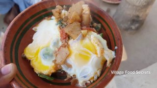 Eggs with Tomatoes & Potatoes - Easy Healthy Breakfast Village Style - Village Food Secret