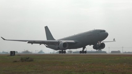 사상 첫 공중급유기 도착...GP 철거 본격화 / YTN