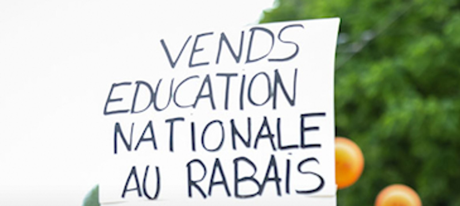 Après #PasDeVague, les enseignants vent debout contre les suppressions de postes