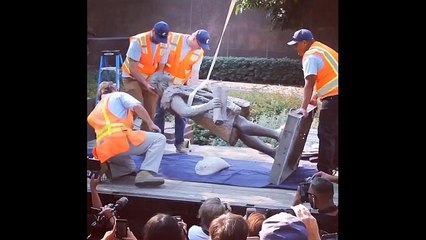 Los Ángeles retira una estatua de Colón por desencadenar "el mayor genocidio de la historia"