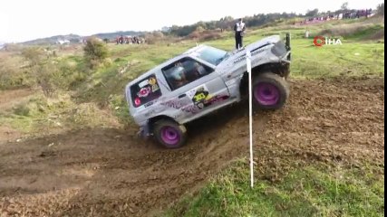 Off-Road Şampiyonası’nda Yarışan Tek Kadın Pilot Dikkat Çekti