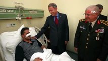 Bakan Akar GATA'da Tedavi Gören Yaralı Askerleri Ziyaret Etti