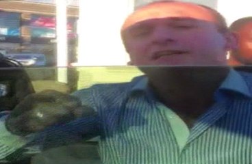 Taksici, Uber Aracına Saldırdı