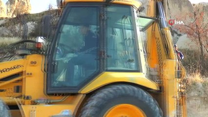 Kapadokya’da üzeri toprakla kapatılan kaçak yapı yıkıldı