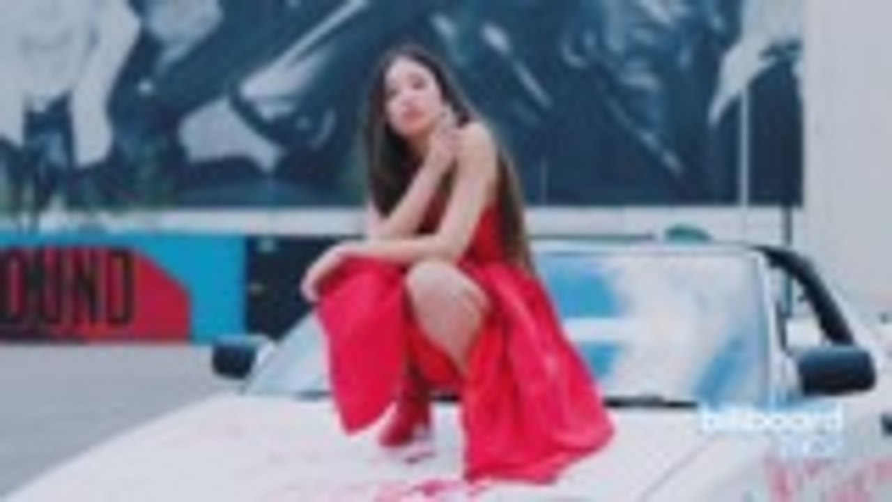 BLACKPINK: Singer-Rapper Jennie Goes "Solo" in New Video | Billboard News