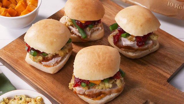 These Thanksgiving Leftover Sliders >>> Thanksgiving Dinner
