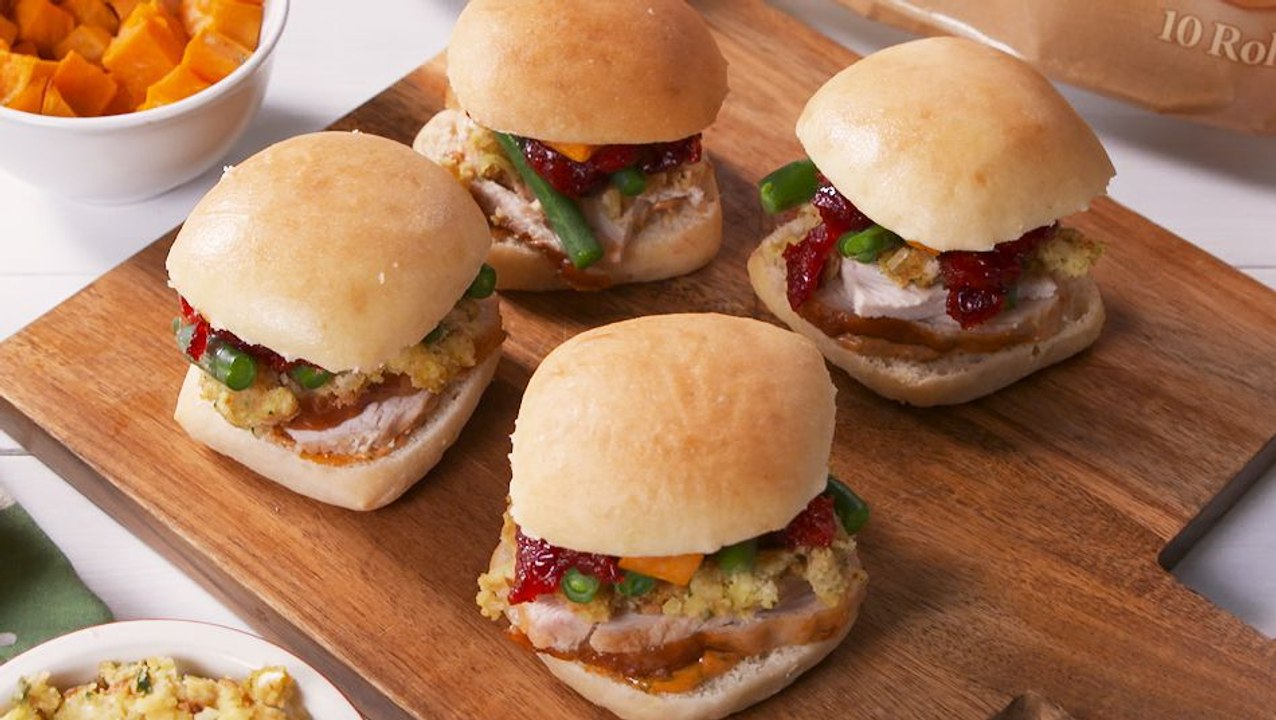 These Thanksgiving Leftover Sliders >>> Thanksgiving Dinner