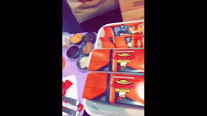 فرح الهادي اعشق تصميم الديكور وراح أسوي غرفة الملابس شي جبار