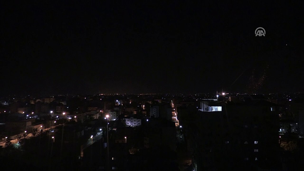 İsrail vurmaya, Gazze roketle karşılık vermeye...