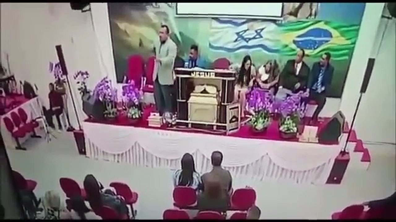 Igreja transmite em rede social momento em que pastor é baleado em culto em Mogi