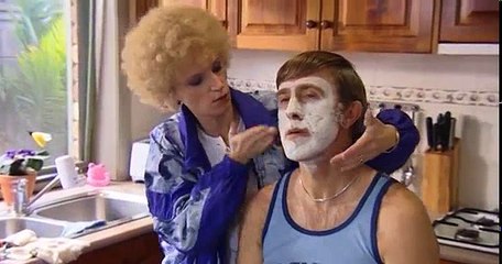 Kath & Kim S02 E04