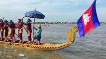 Record du monde du plus long bateau-dragon pour le Cambodge