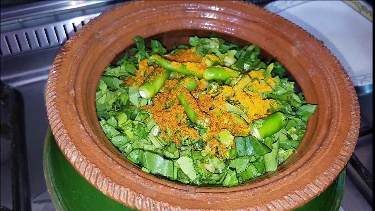 Sarson Ka Saag I How to make Sarson Ka Saag in urdu hindi "Cook With Shaheen"