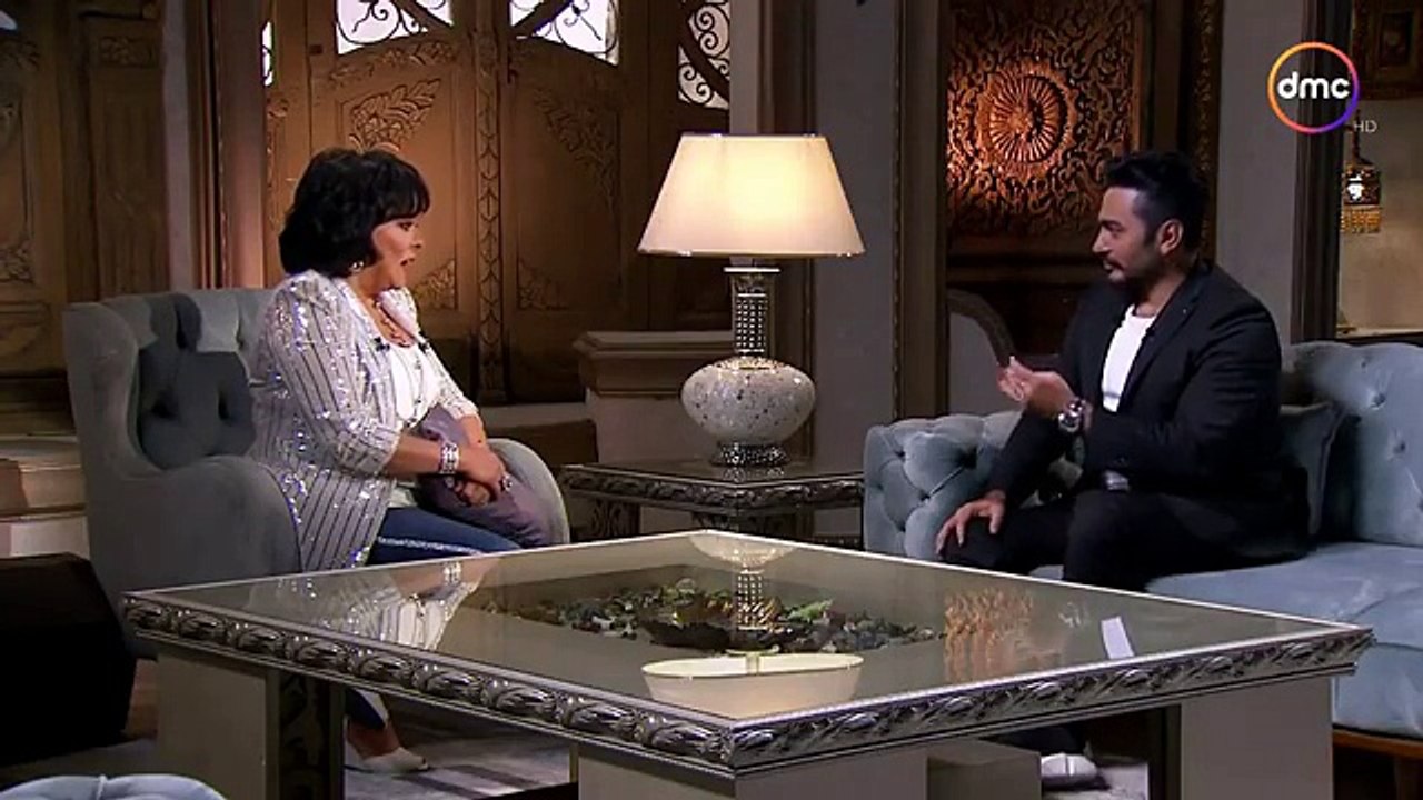 أجواء طريفة بين تامر حسني وإسعاد يونس تشعل مواقع التواصل