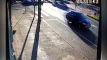 Vídeo mostra casal sendo atingido por carro na Av. Brasil