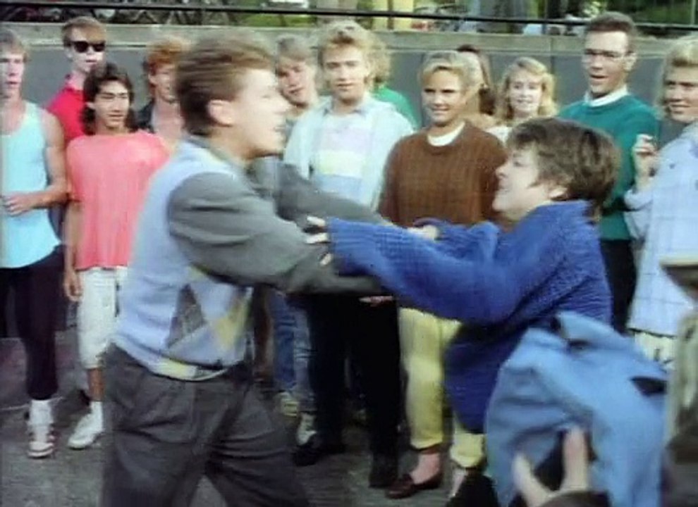 21 Jump Street  S02E01 - In The Custody Of A Clown