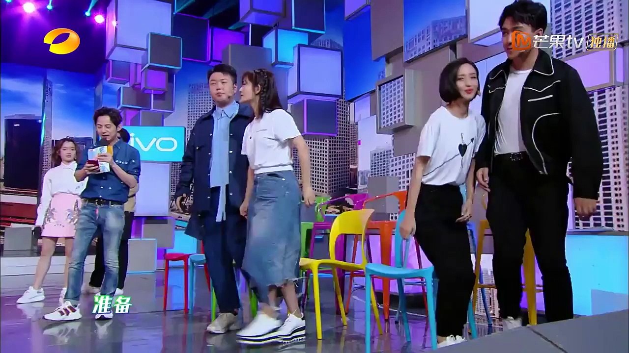 玩个游戏这么拼？翟天临不顾形象趴地上，尹正一动不动仿佛静止！《快乐大本营》 Happy Camp【湖南卫视官方频道】