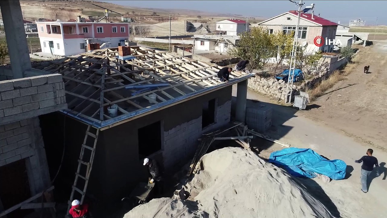 Öğretmenin fark etmesiyle ortaya çıkmıştı... Görme engelli anne baba ve iki çocuğu sıcak yuvalarına kavuşmak için gün sayıyor