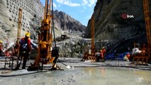 Türkiye’nin en yüksek, dünyanın ise üçüncü yüksek barajının inşaatı sürüyor