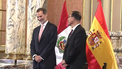 Reis da Espanha visitam o Peru