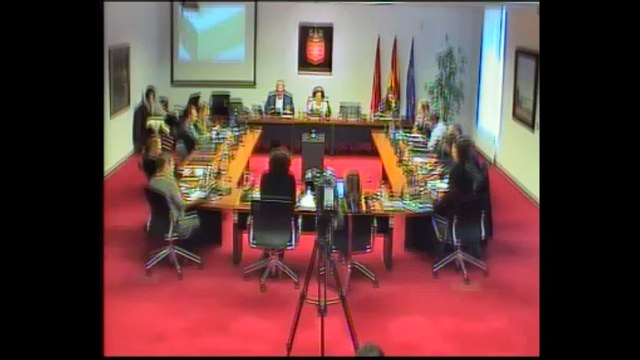 Ana Beltrán acaba llamando tonta a Laura Pérez en el Parlamento: ¿Lo habéis oído? Pues si se ha oído, lo retiro