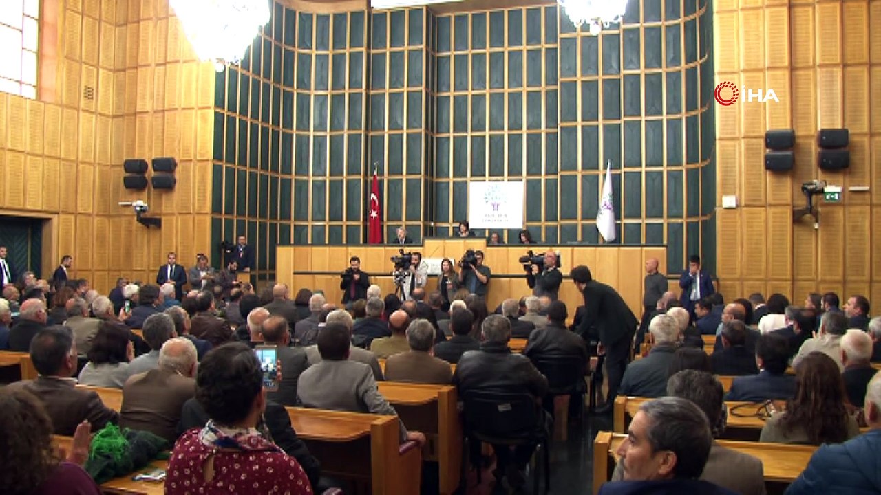 HDP Eş Başkanı Pervin Buldan: “ Birileri akıl dışı iddialarda bulunuyor. Neymiş HDP ile AKP ile gizli gizli görüşüyormuş. Net olarak vurgulamak isterim, görüşmüyoruz ama görüşeceğiz'