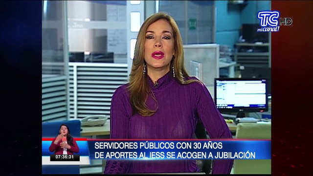 Servidores públicos con 30 años de aportes al IESS se acogen a jubilación